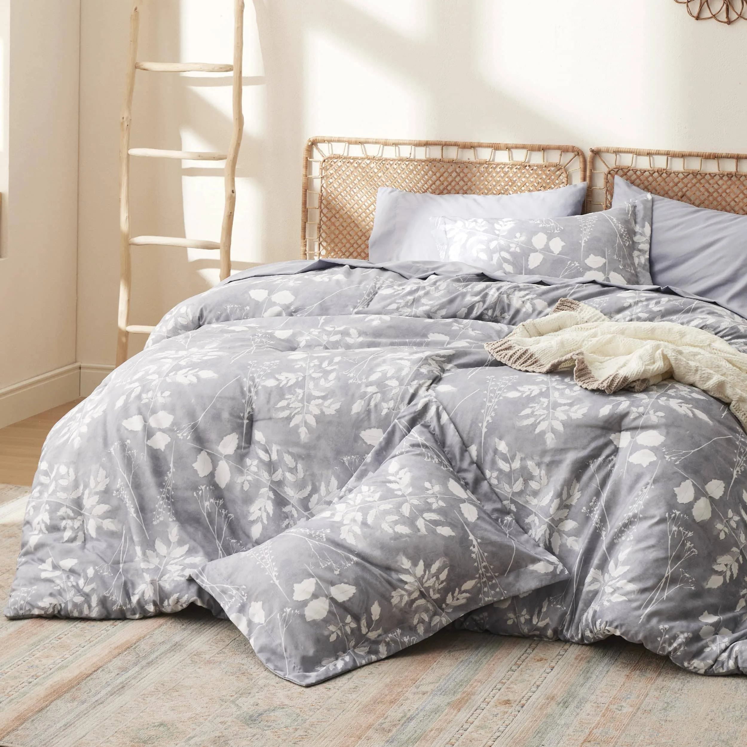 Bedsure Elegant Floral Comforter Sets