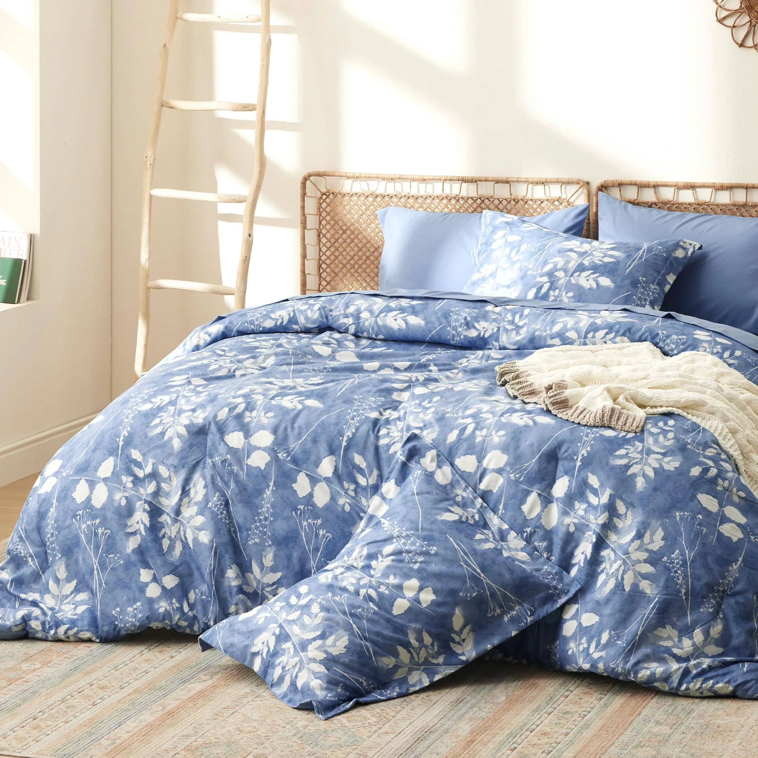 Bedsure Elegant Floral Comforter Sets