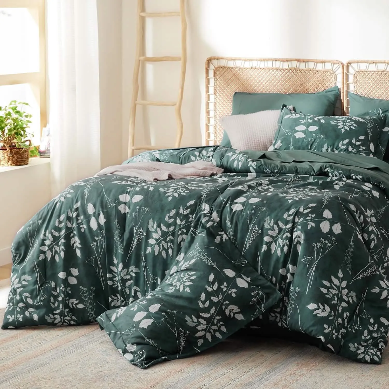 Bedsure Elegant Floral Comforter Sets