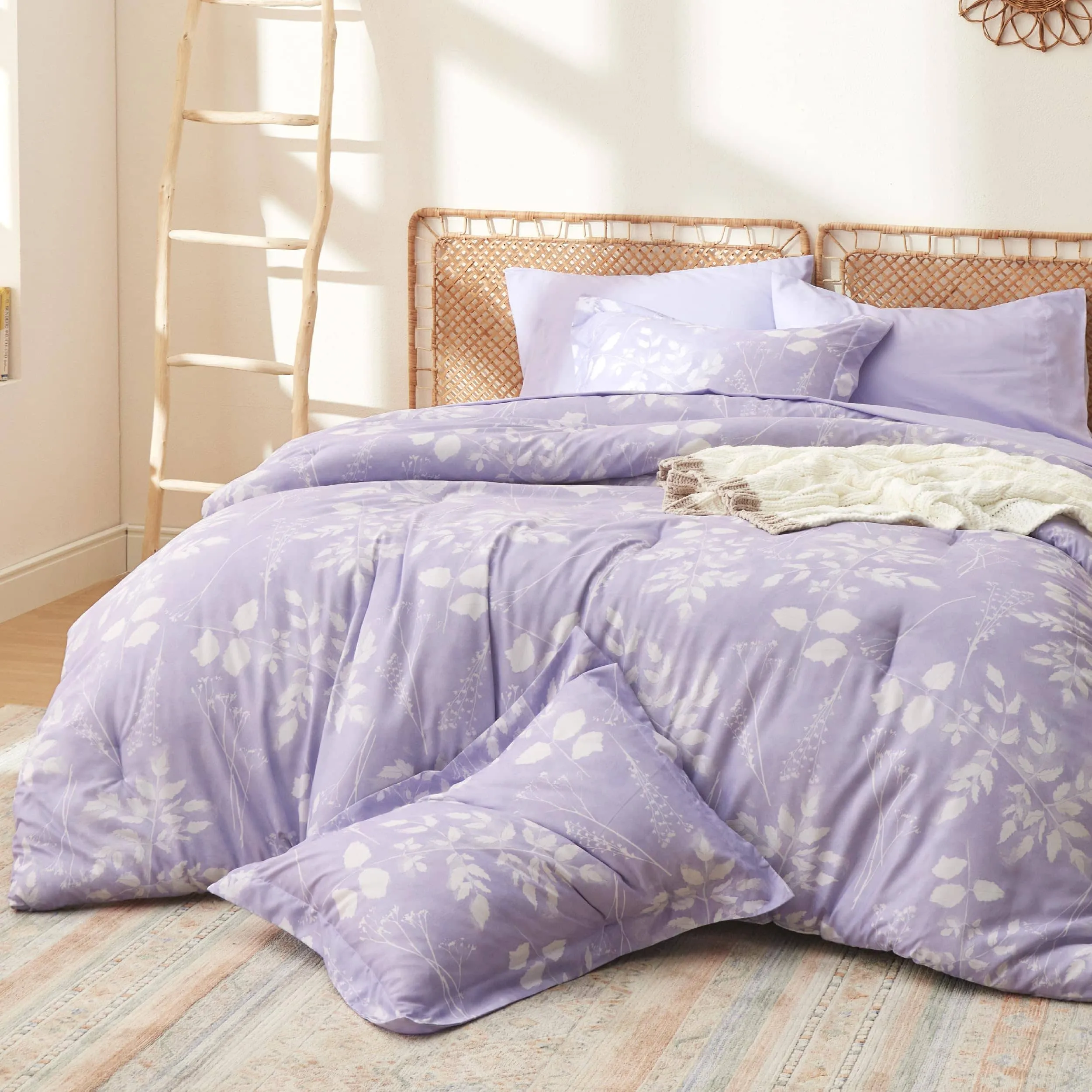 Bedsure Elegant Floral Comforter Sets