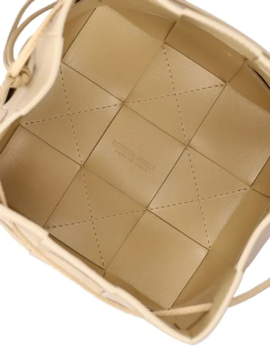 Bottega Veneta   Small Cassette leather bucket bag 