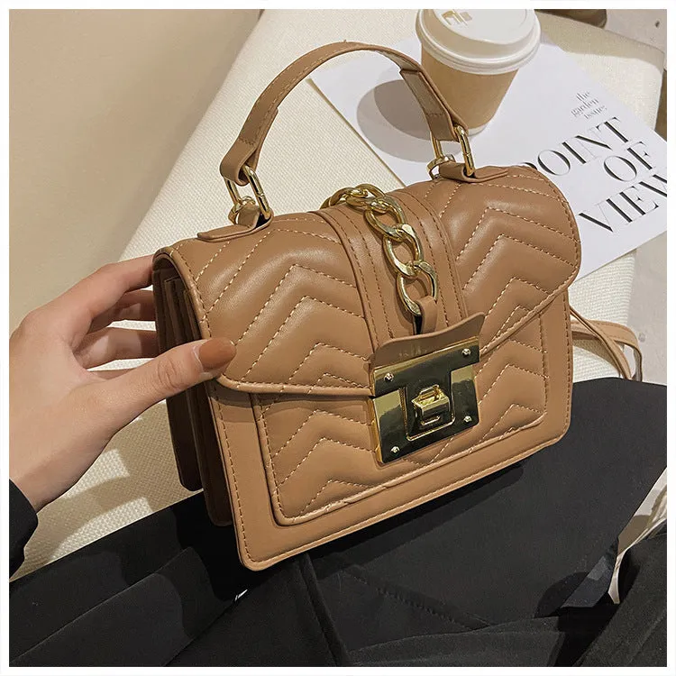 Fashionable One-Shoulder New Flip Portable Small Square Bag