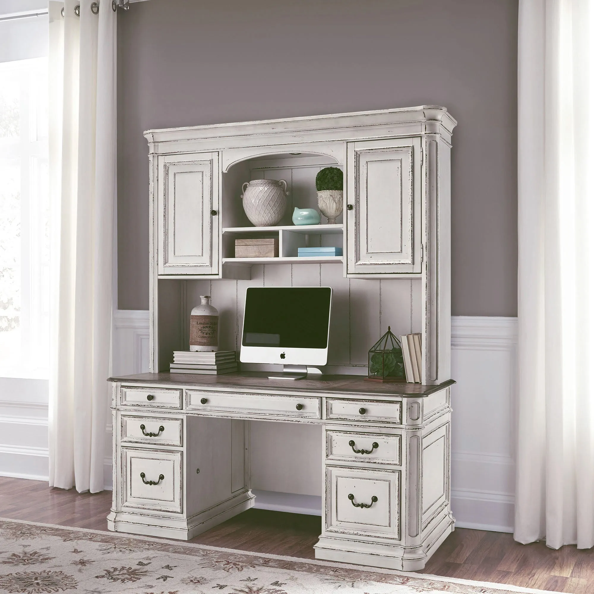 Magnolia Manor 2 Piece Credenza And Hutch